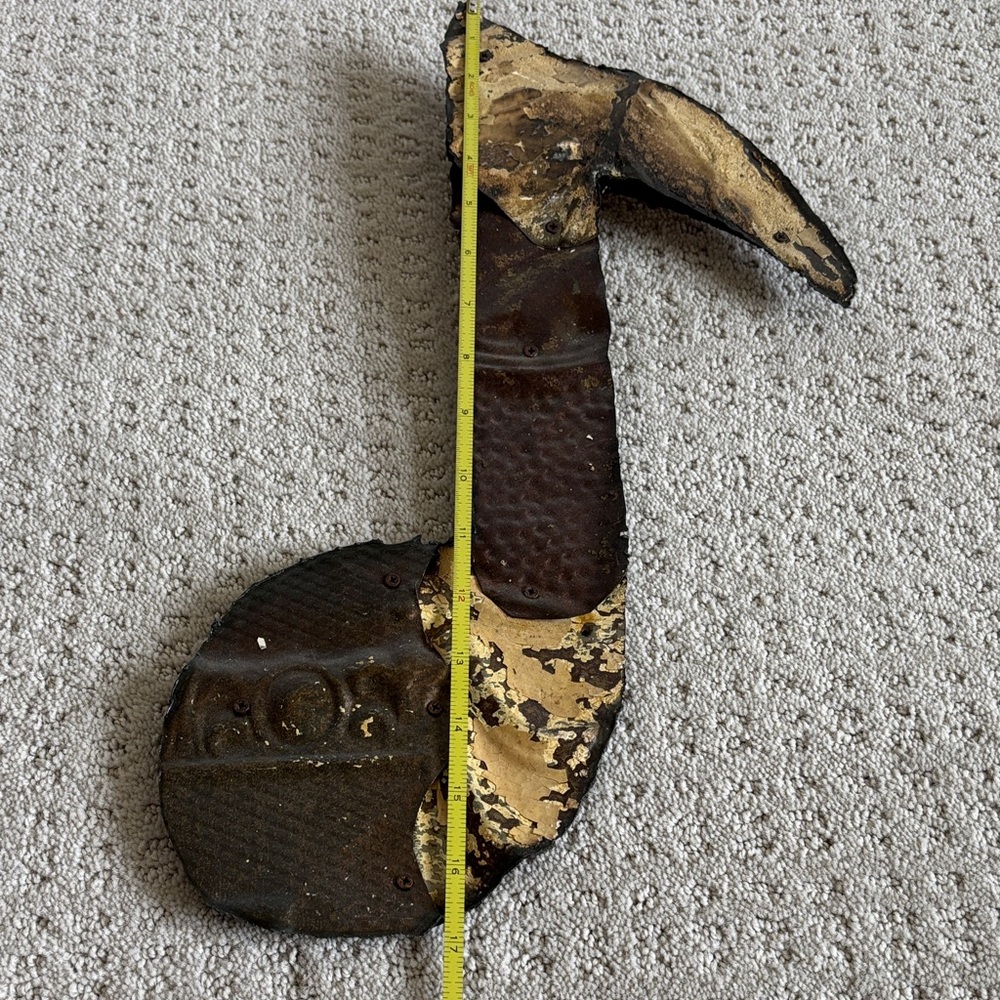 Rustic Metal Music Note Decor - Picture 4 of 4